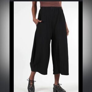 Christian Wijnants wide leg crop pants. A11